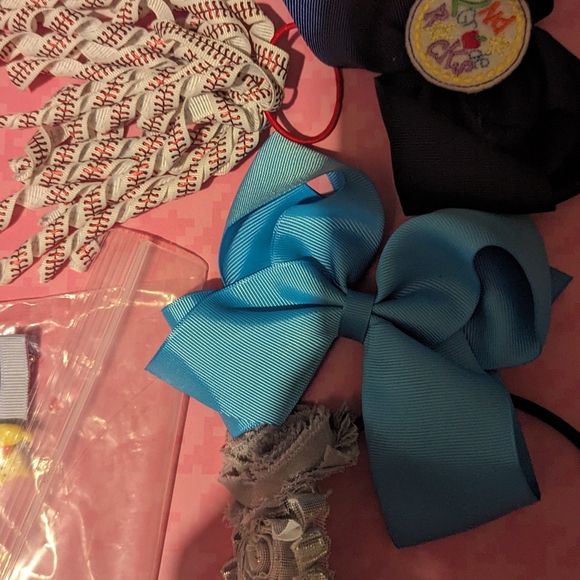 Bows - Picture 2 of 10